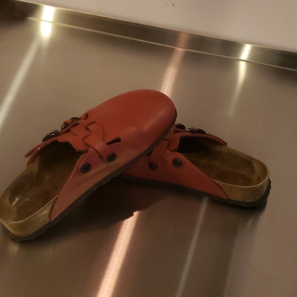 Uses birkenstocks
